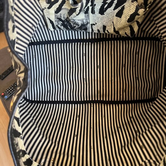 $300 Y2K L.A.M.B BY GWEN STEFANI NEWSPAPER ANIMAL PRINT TOTE LARGE - Picture 13 of 14